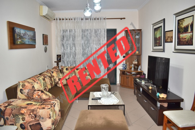 Apartament 1+1 per qira prane rruges se Kavajes ne Tirane